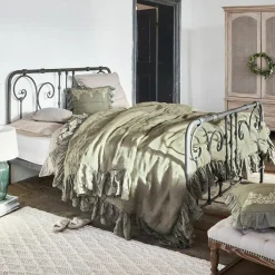 Bett Genouillé