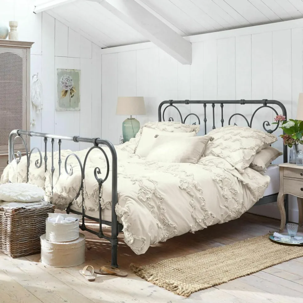 Bett Genouillé
