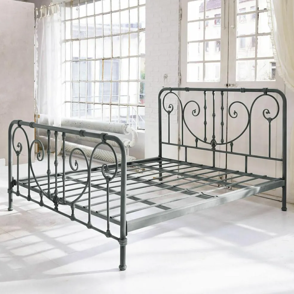 Bett Genouillé