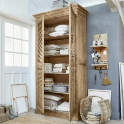 Schrank Farnham