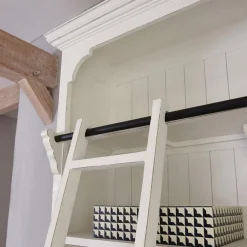 Schrank Monts