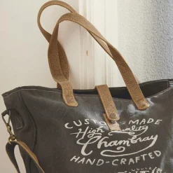 Tasche Kamjenia